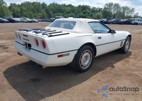 1986 Chevrolet Corvette из США, поврежденный, VIN 1G1YY678XG5900520
